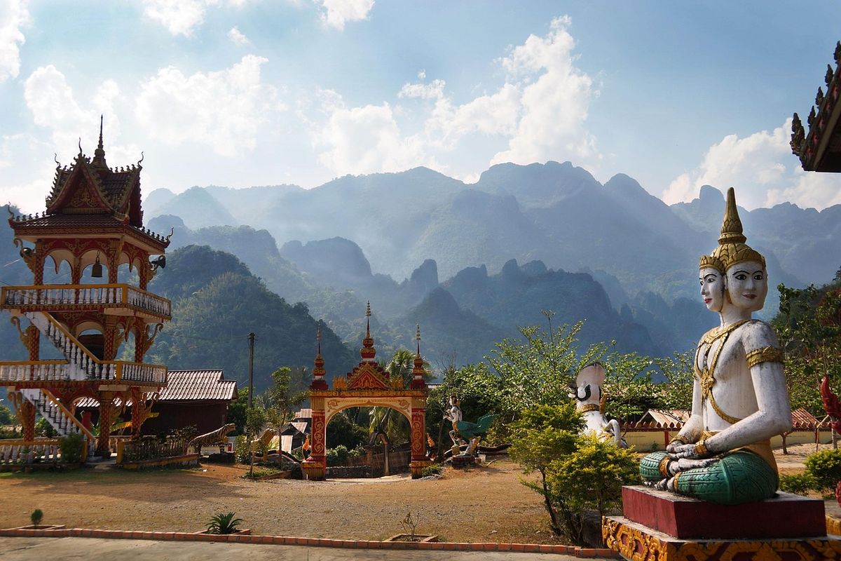 Laos melarang masyarakat membakar lahan untuk pertanian, utamanya selama musim kemarau. 