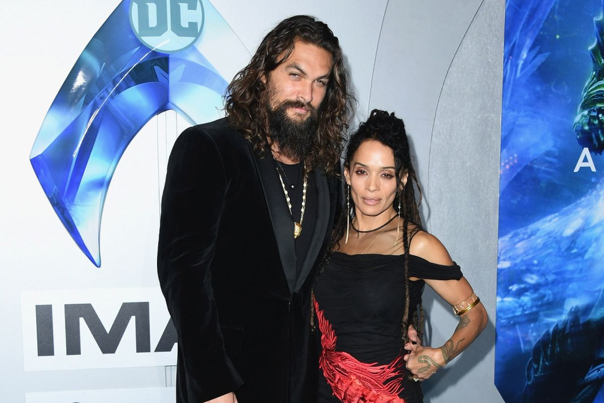 Pasangan Jason Momoa dan Lisa Bonet menghadiri pemutaran perdana film produksi Warner Bros Aquaman di TCL Chinese Theatre, Hollywood, California, pada Rabu (12/12/2018).