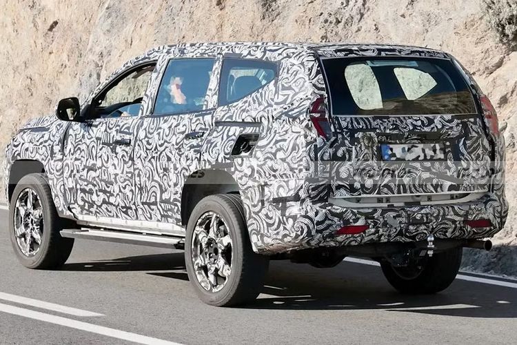 Rendering generasi terbaru Mitsubishi Pajero Sport