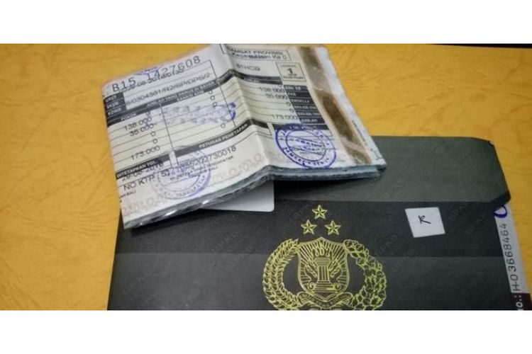 Ilustrasi pajak kendaraan bermotor. 