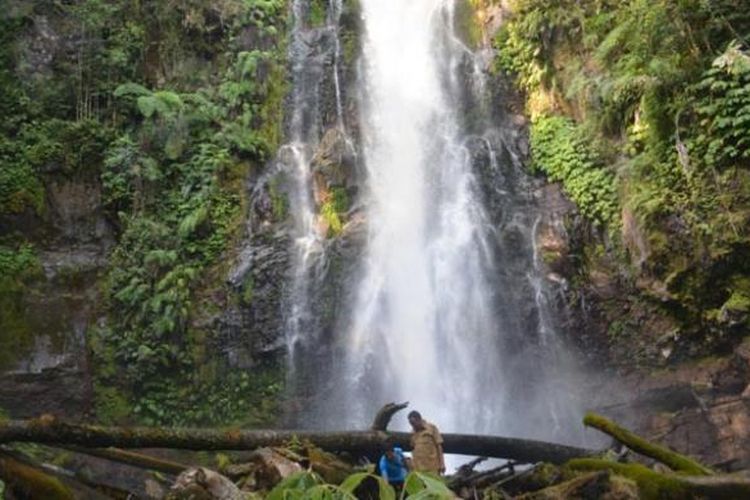 Air Terjun Cunca Rede di Kampung Ntaur, Desa Sano Lokom, Kecamatan Ranamese, Kabupaten Manggarai Timur, Nusa Tenggara Timur.