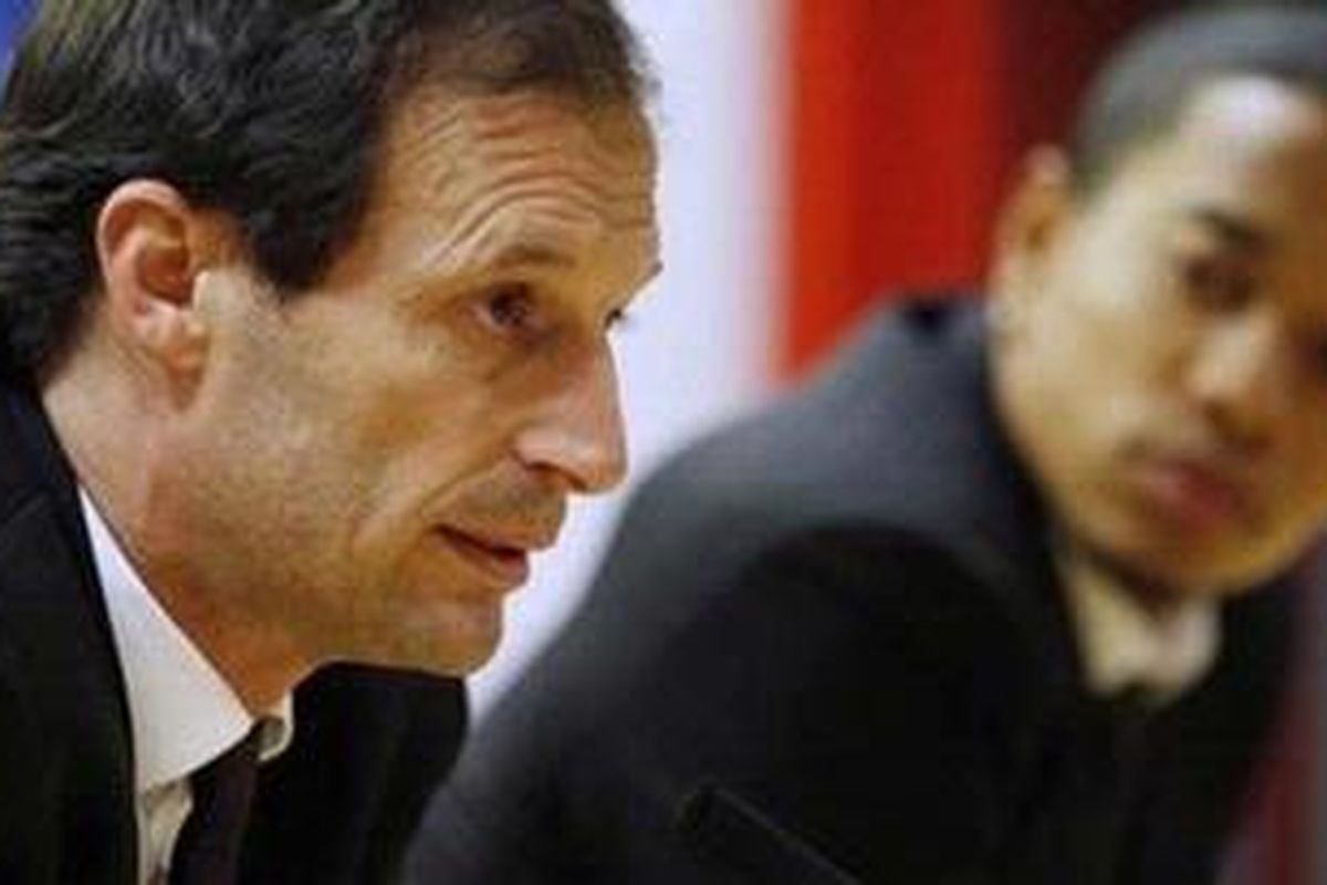 Pelatih AC Milan, Massimiliano Allegri. 