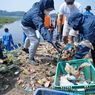 Amorepacific Indonesia Bersihkan Sampah di Sungai Citarum