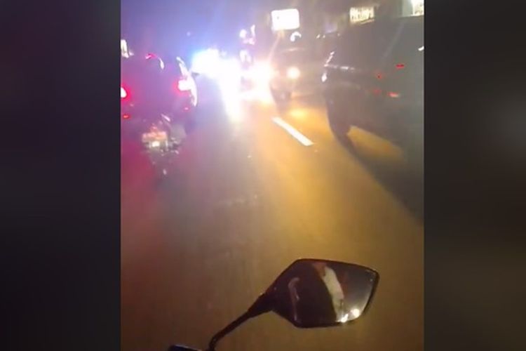 Warga Sedang Merekam Ambulans Mengaku Dipukul Patwal di Depok