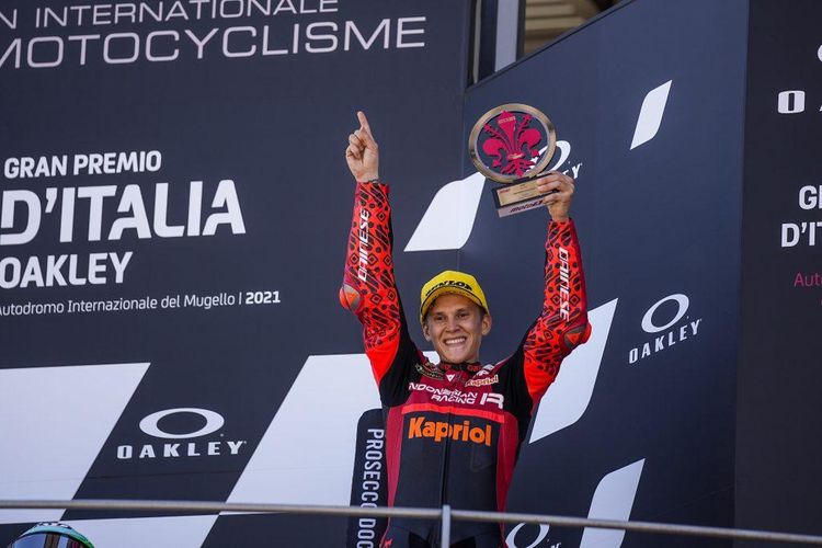 Indonesian Racing Team Ikut Antar Pebalap Moto3 Naik Podium Di Italia Halaman All Kompas Com