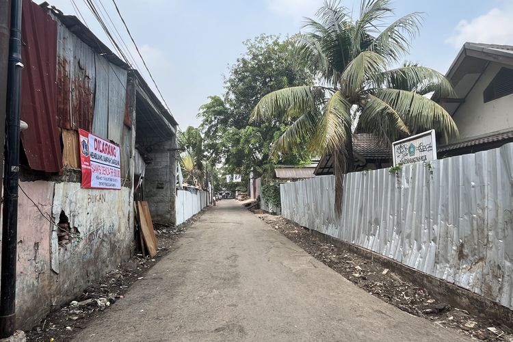 Sampah Menggunung di Depan Sekolah Kedaung Kali Angke Jakbar Dibersihkan, Orangtua Lega