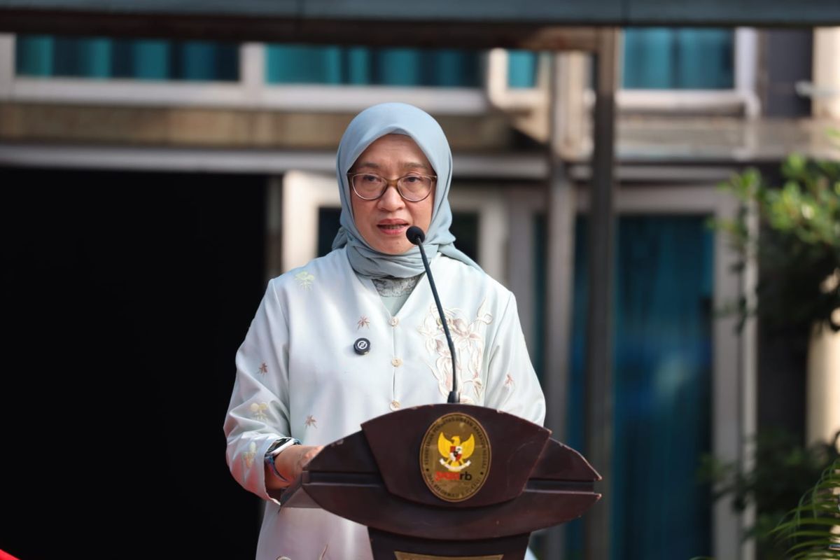 Menteri PANRB Rini Widyantini mengajak ASN memanfaatkan teknologi digital secara bijak untuk memperkuat reformasi birokrasi dan pelayanan publik dalam momentum Harkitnas 2026.