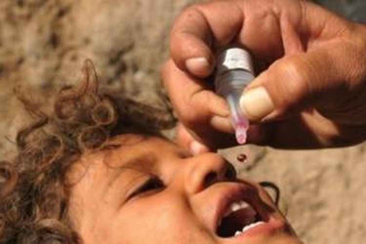 Jumlah penderita polio di Afganistan sempat menurun setelah Taliban, saat berkuasa, mengizinkan pemberian vaksin polio.