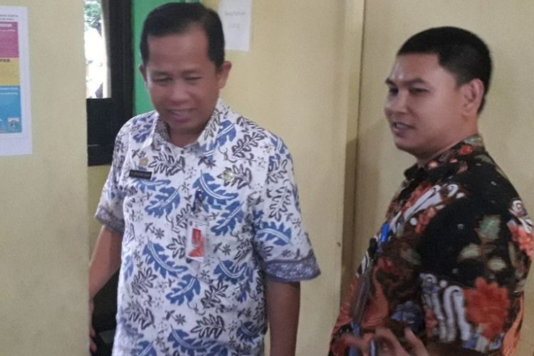 Wakil Wali Kota Jakarta Utara Ali Maulana Hakim saat melakukan sidak di Kantor Kelurahan Penjaringan, Kamis (10/1/2019).