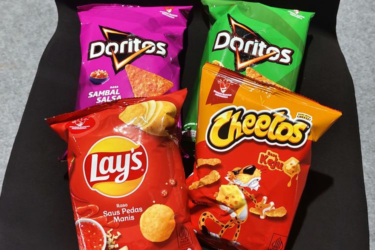 Potret varian baru Cheetos, Lay's, dan Doritos yang diproduksi di pabrik pertama PepsiCo Indonesia di Cikarang, Rabu (18/5/2025). 