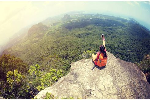 Selfie di Air Terjun Thailand, Turis Perancis Terpeleset dan Tewas