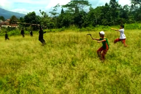 Tawuran Antar-pelajar SD Pecah, Masing-masing Bersenjatakan Celurit dan Gir