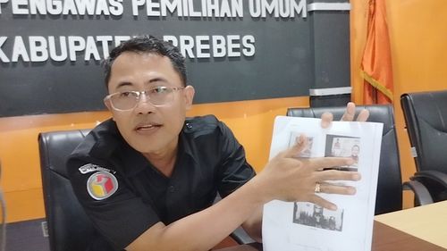 Baliho Mantan Bupati Brebes Diduga Catut Gambar ASN-Pejabat BUMD Diadukan ke Bawaslu