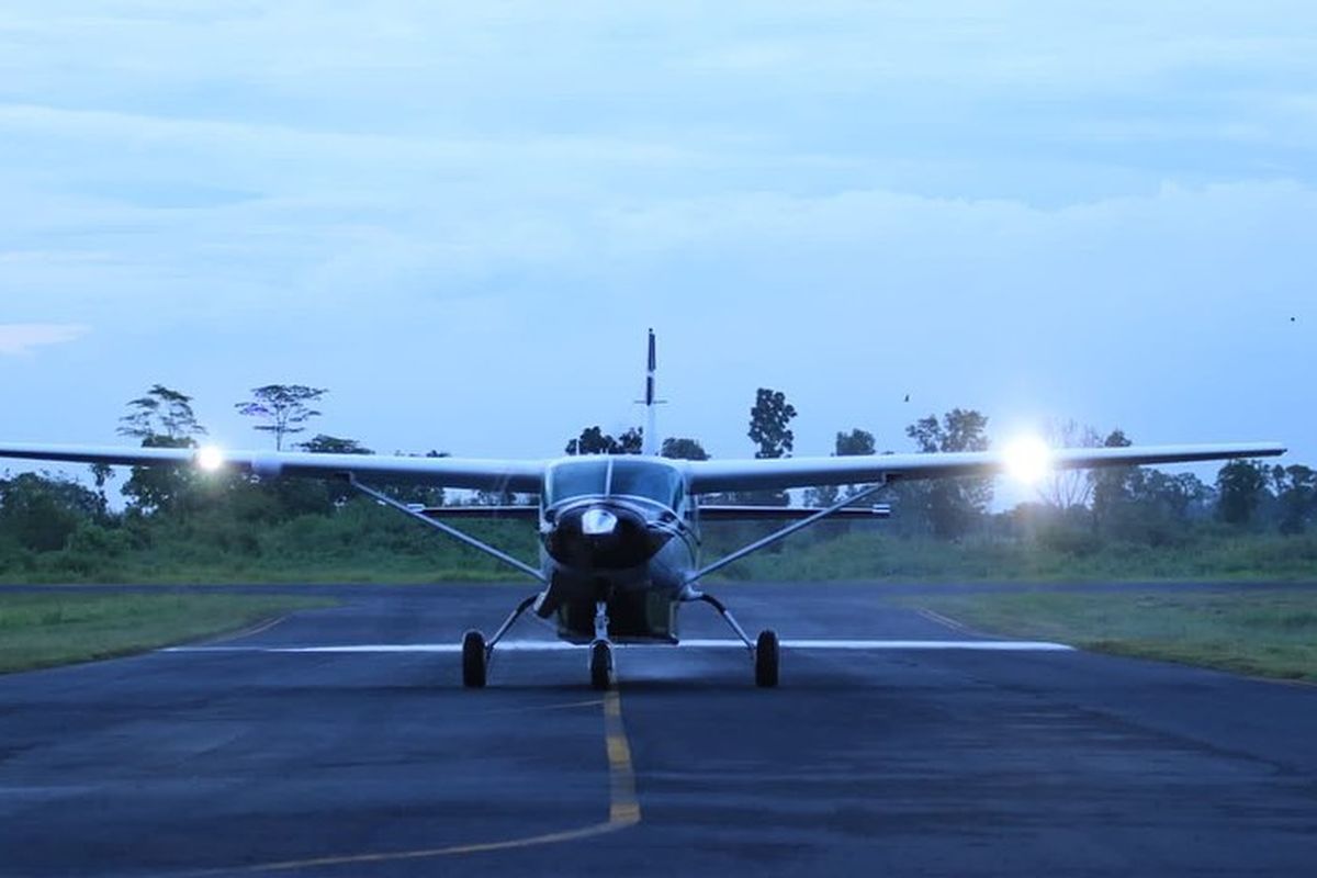 Pesawat  Brand New Cessna Grand Caravan EX form USA, melayani perjalanan dari Bandara Notohadinegoro Jember ke Bandara Internasional Juanda Surabaya. 