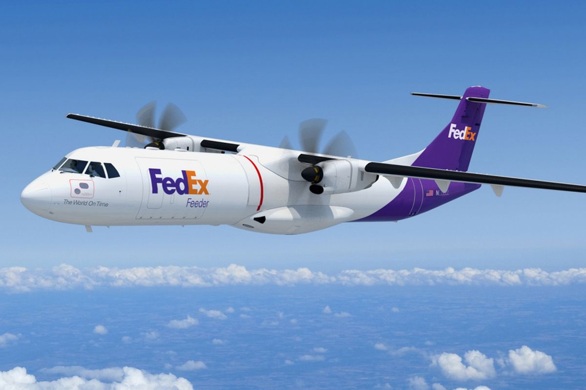 Render grafis pesawat ATR 72-600F (Freighter).