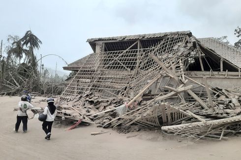 BNPB Minta Pusat dan Daerah Bahu-membahu Lakukan Penanganan Darurat Erupsi Semeru