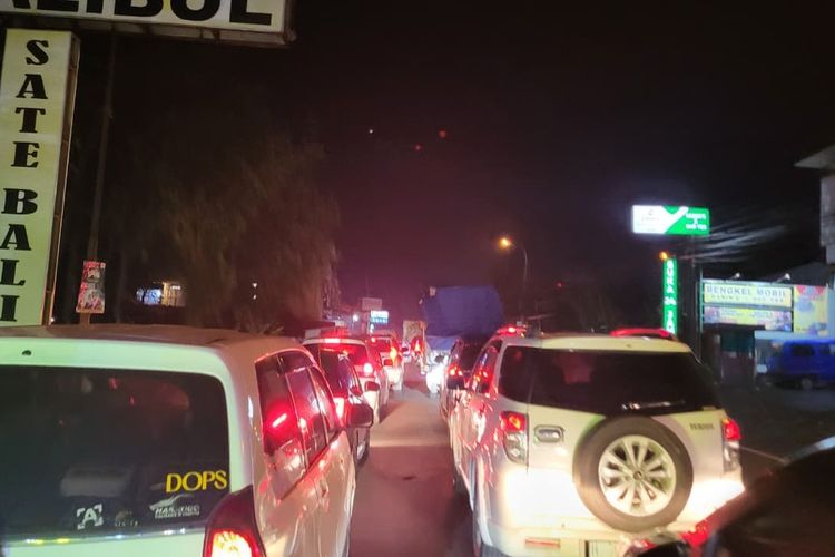Macet Salatiga-Semarang Hingga 3 Jam, Arah Pintu Tol Bawen Paling Parah