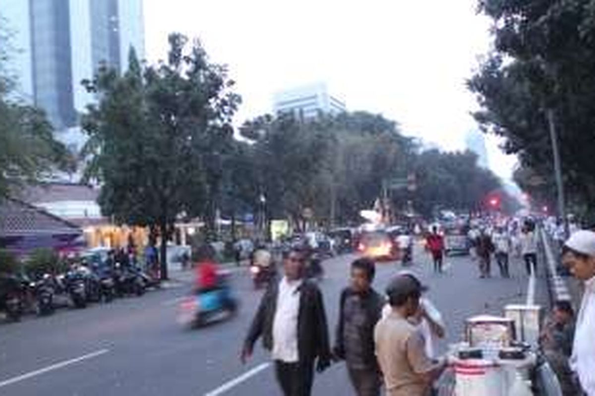 Demonstran berangsur pulang, Jalan Medan Merdeka Selatan dibuka. Foto diambil Jumat (4/11/2016) petang. 