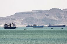 Terusan Suez Macet Hari Keenam, 320 Kapal Antre Masuk