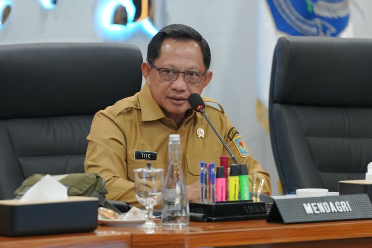 Percepatan Penyaluran Bantuan Bencana NTT, Mendagri Minta Pemda Segera Penuhi Kebutuhan Warga