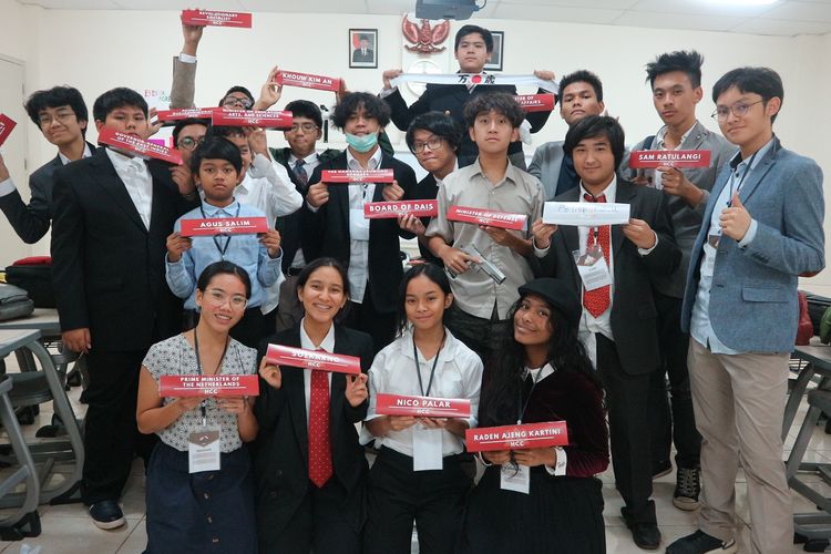 Murid-murid Sekolah Cikal Amri Setu ditumbuhkan menjadi pribadi yang memiliki perspektif Global dengan nilai-nilai Indonesia. 