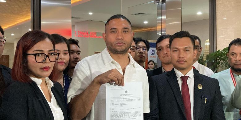 Setelah Buat Laporan Hukum, Rayen Pono Akan Adukan Ahmad Dhani ke MKD - Kompas.com