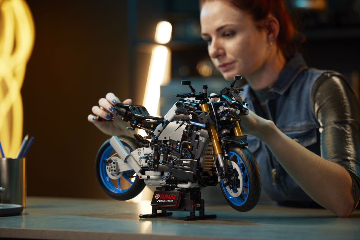 Set 42159 LEGO Technic Yamaha MT-10 SP akan dirilis pada 1 Agustus 2023