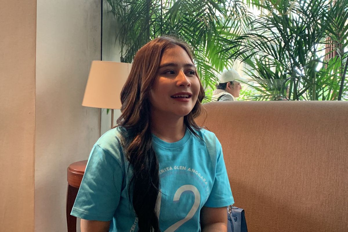 Prilly Latuconsina dalam perilisan trailer dan OST film 12 Cerita Glen Anggara di kawasan Epicentrum, Jakarta Selatan, Senin (18/7/2022).
