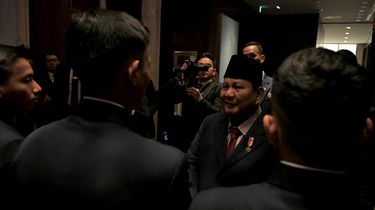 Prabowo Disambut Meriah Diaspora di Tokyo, Ada yang Dapat Tanda Tangan