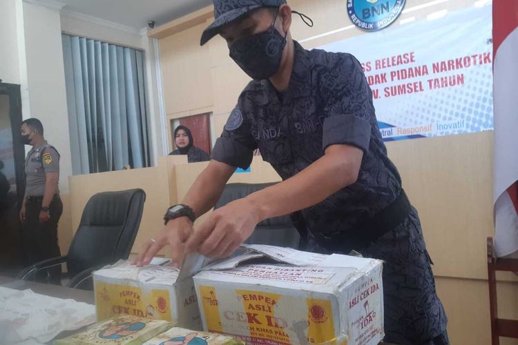 Selundupkan 5 Kilogram Sabu Dengan Kotak Pempek 2 Sindikat Narkoba