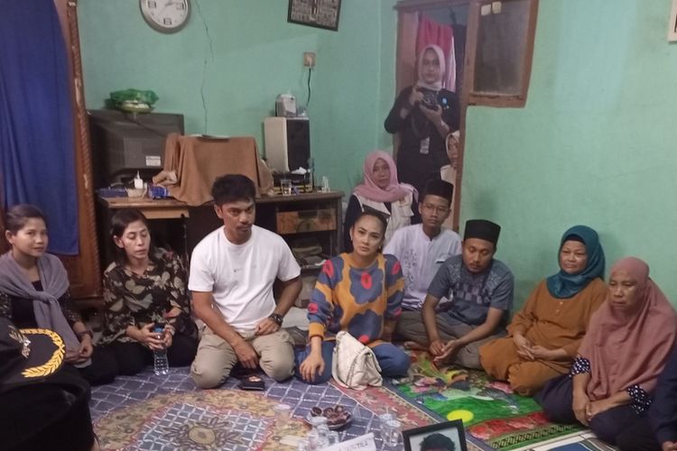 Suasana duka menyelimuti rumah almarhum AS (16), korban pembacokan senjata tajam di Bogor, Jawa Barat, Senin (13/3/2023).