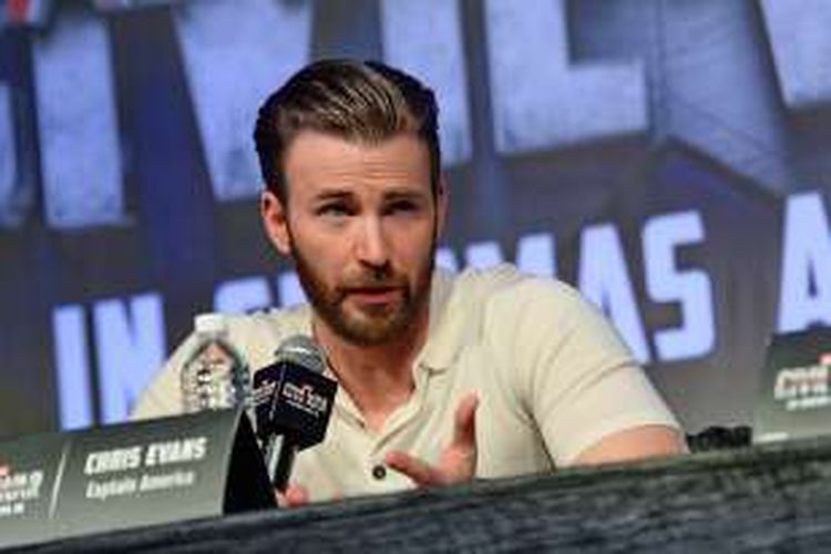 Aktor Chris Evans menghadiri konferensi pers film Captain America: Civil War di Marina Bay Sands, Singapura, Kamis (21/4/2016).