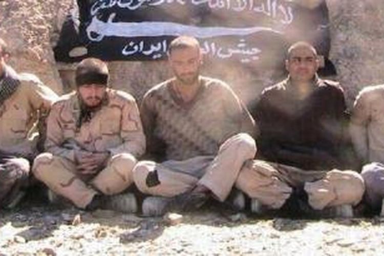 Lima penjaga perbatasan Iran yang telah diculik kelompok militan Jaish al-Adl. 
