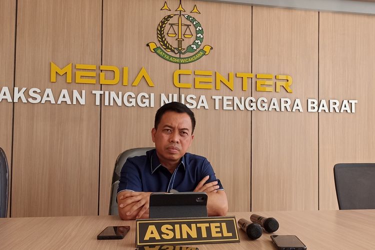 Asisten Intelijen Kejati NTB I Wayan Riana saat ditemui di kantornya, Rabu (22/11/2023)