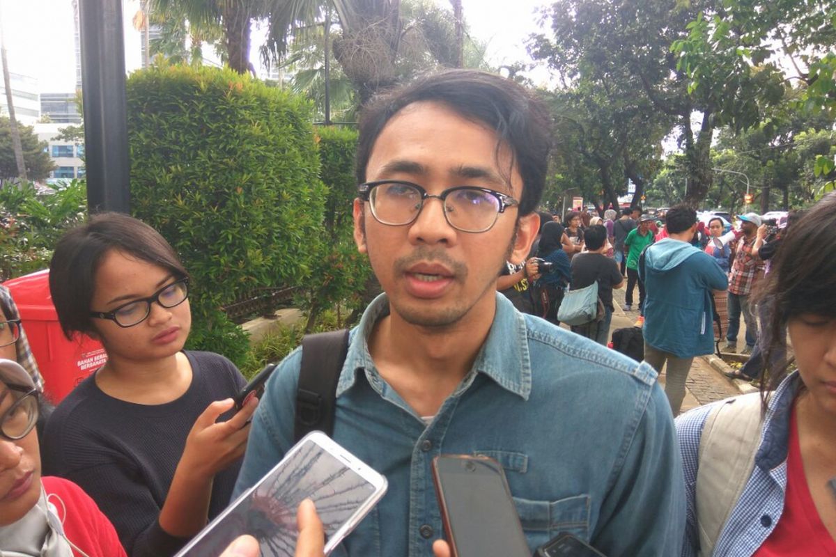 Arif Maulana dari LBH Jakarta di Balai Kota, Rabu (22/3/2018).