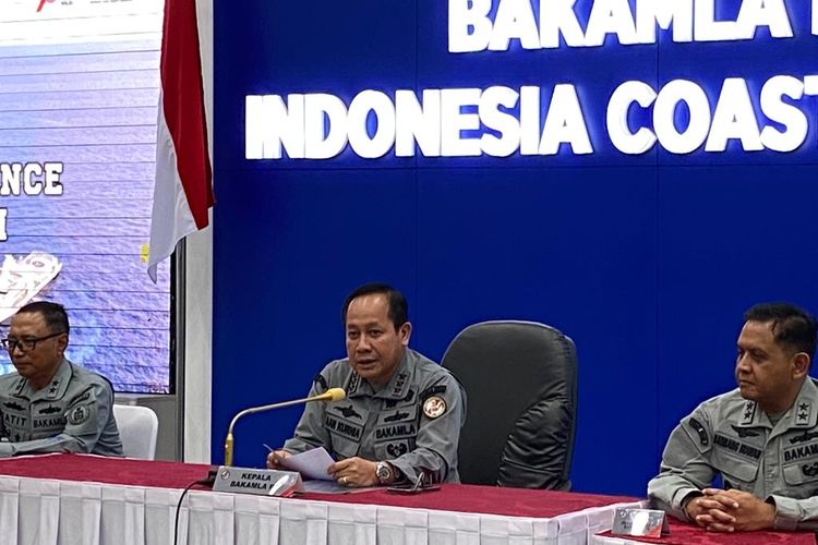 Kepala Bakamla RI Laksamana Madya Aan Kurnia saat konpers di Kantor Bakamla, Jakarta Pusat, Selasa (11/7/2023). Adapun menangkap satu kapal super tanker berbendera Iran, MT Arman 114, pada Jumat (7/7/2023).