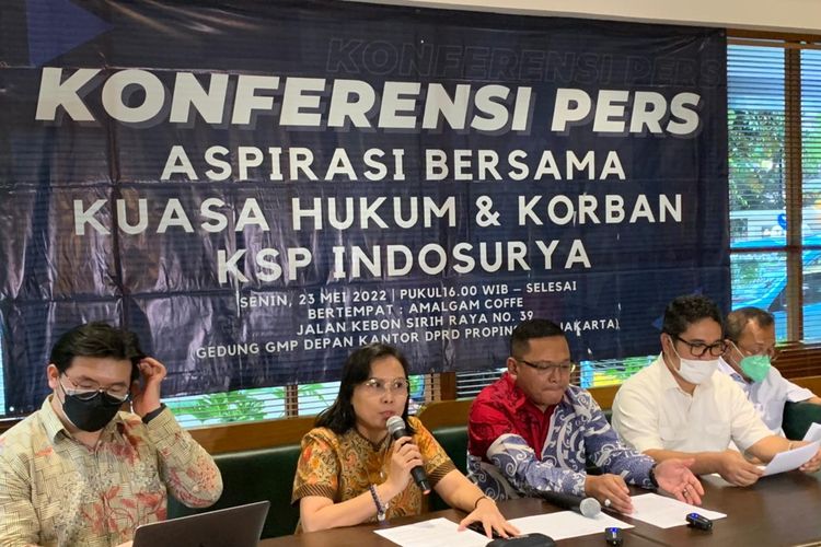 Kuasa hukum bersama korban kasus TPPU KSP Indosurya menggelar konferensi pers terkait kasus penipuan dan penggelapan dana oleh KSP Indosurya di Jakarta Pusat, Senin (23/5/2022).