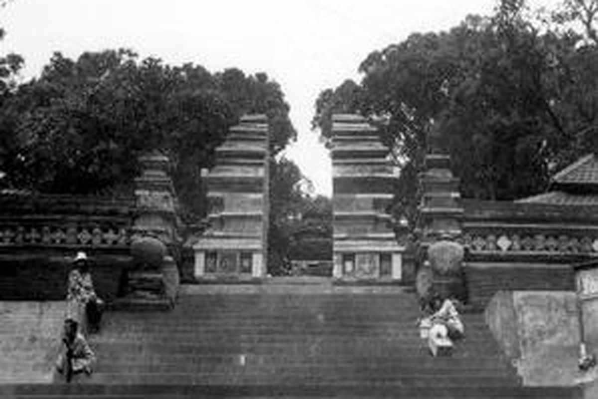 kompleks Makam Raja-raja Jawa di Imogiri, salah satu obyek wisata di Bantul.