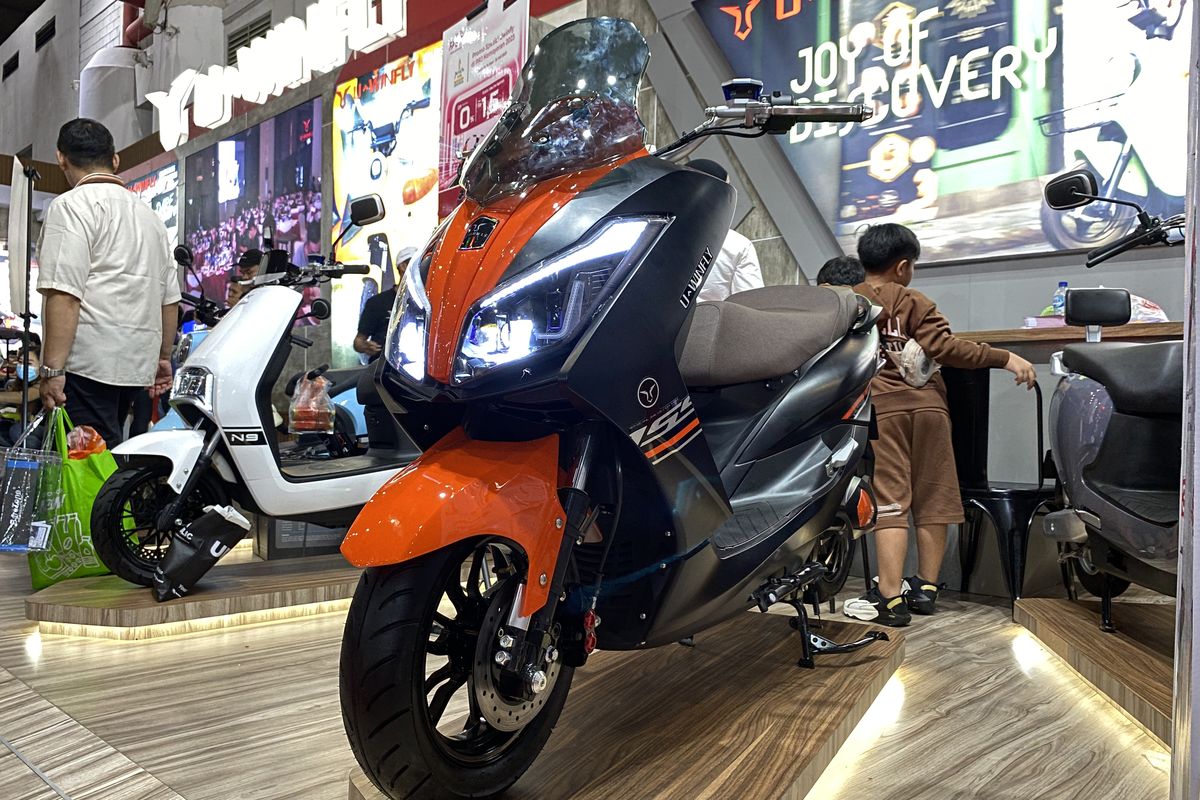 Uwinfly X6, Motor listrik gambot mirip Honda Forza yang ada di Jakarta Fair 2023