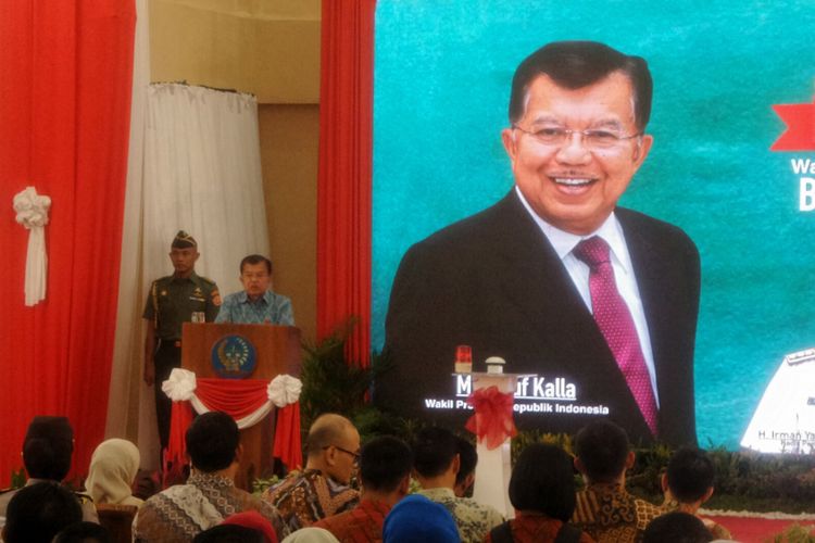 Wakil Presiden Jusuf Kalla saat melakukan kunjungan kerja ke Dinas Pendidikan Provinsi Sulawesi Selatan, Makassar, Jumat (28/7/2017).