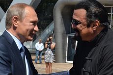 Putin Beri Steven Seagal Kewarganegaraan Rusia