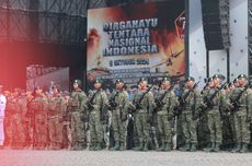 1.500 Drone Terbang Bentuk Formasi 3 Matra Saat HUT TNI di Monas