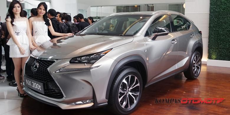 Lexus NX200t.