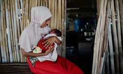 Dibalik Keindahan Pulau Messah, Terselip Perjuangan Ibu dan Bayi untuk Dapatkan Layanan Kesehatan
