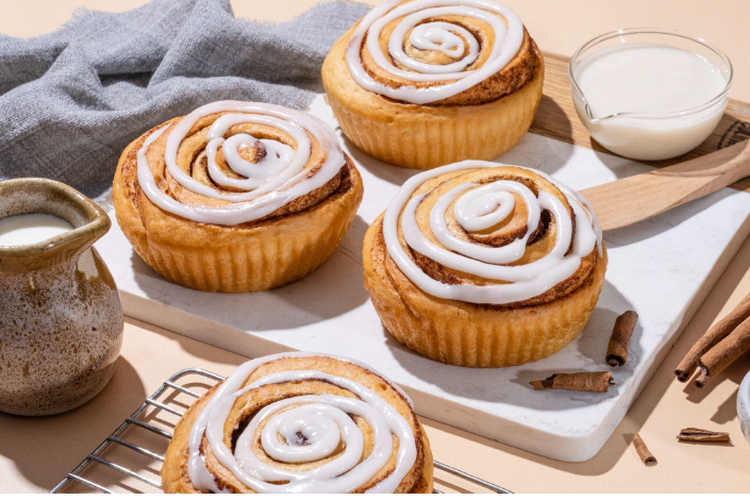 Cinnamon Roll dari Kopi Kenangan. 