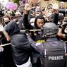Petugas Polisi Ditembak Massa dalam Unjuk Rasa Kasus Pembunuhan Breonna Taylor