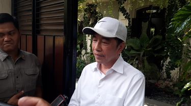 Jokowi Siap Tunjukkan Ijazah Asli SD hingga S1, Asalkan...