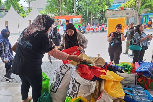 Diminta Beralih ke Kantong Belanja Kain, Pedagang Pasar Koja Baru: Repot, Mending Pakai Plastik