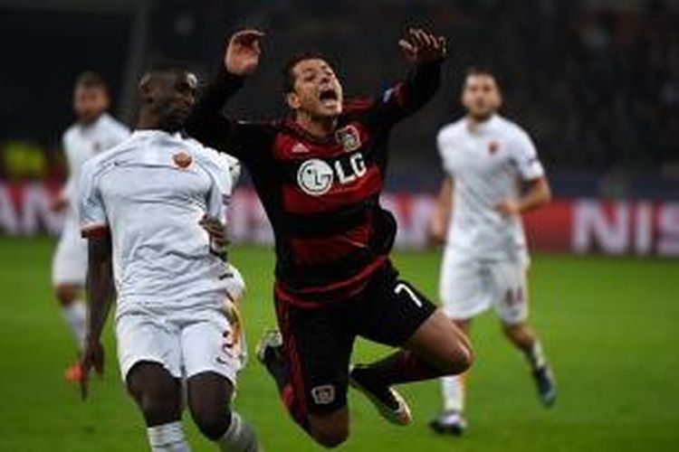 Javier Hernandez mencetak 2 gol saat Bayer Leverkusen bermain imbang 4-4 melawan AS Roma, Selasa (20/10/2015). 