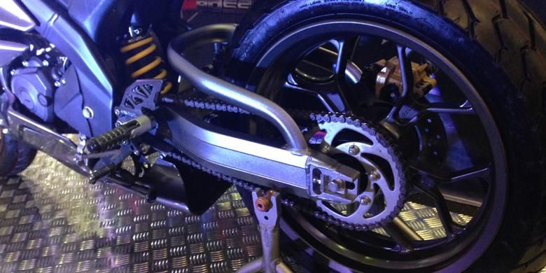 Produk terbaru swingarm VRossi untuk Yamaha R15